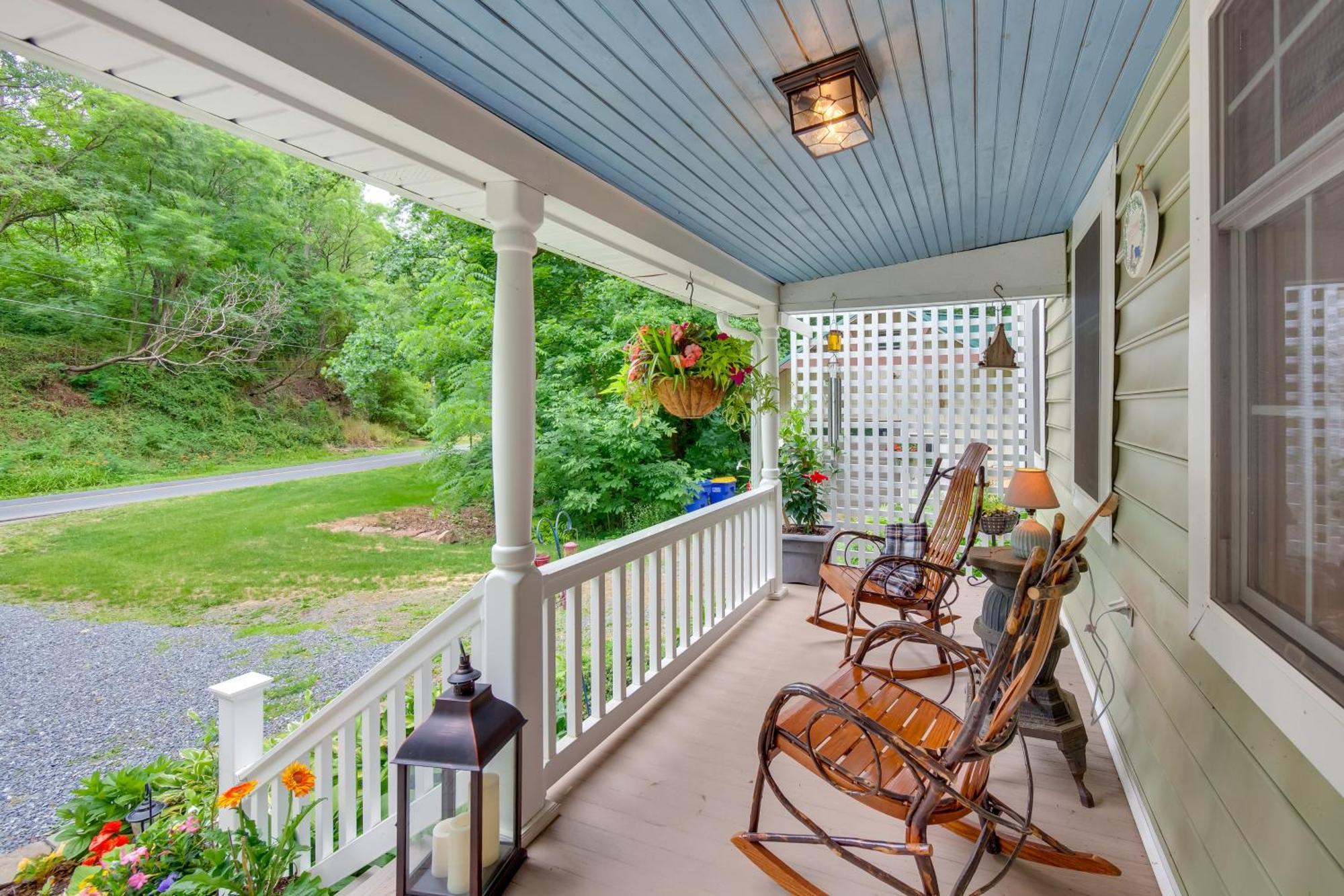 Charming With On-site Animal Viewing Holiday home